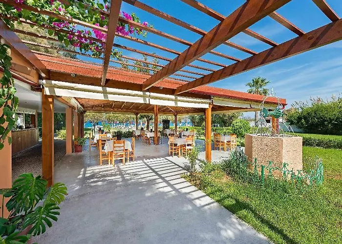 Апарт-отель Bayside Katsaras 4*